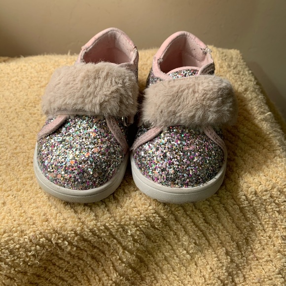 Shoes - Picture 3 of 6